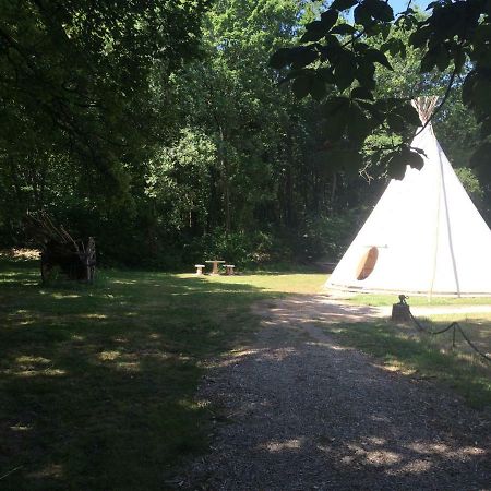 Tipi Au Logis De L'Espoir Hotel Jauldes Bagian luar foto