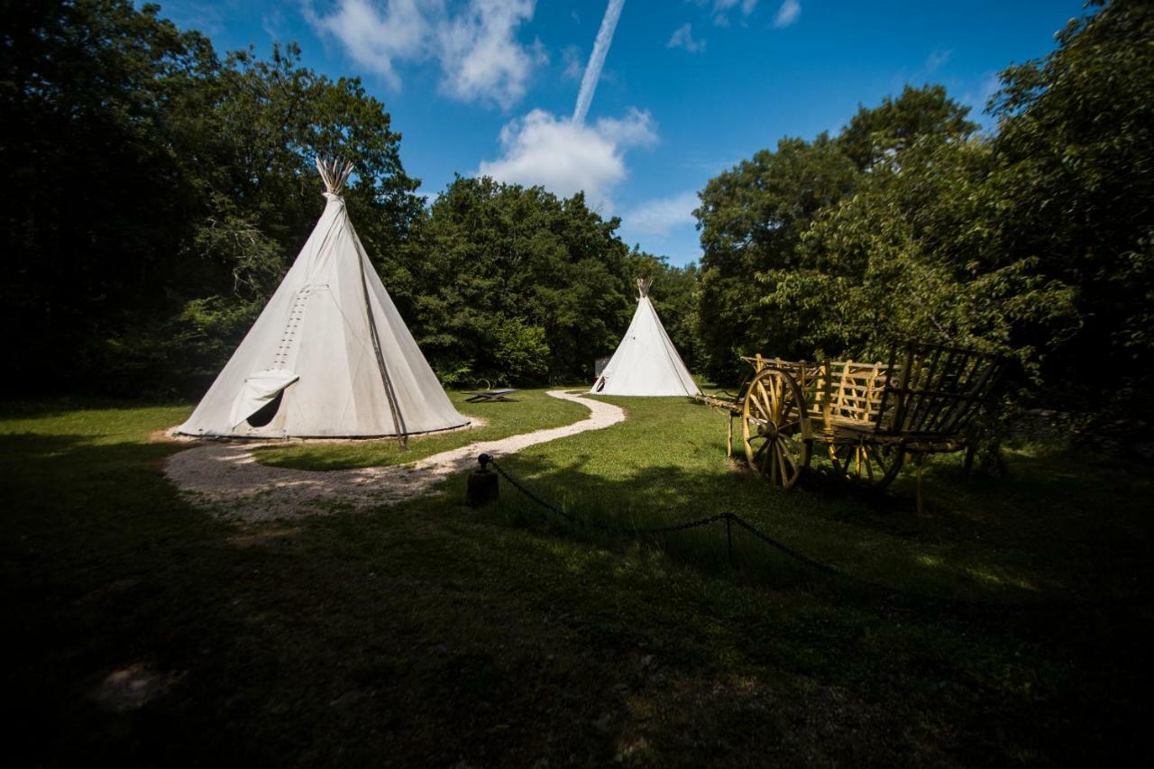 Tipi Au Logis De L'Espoir Hotel Jauldes Bagian luar foto